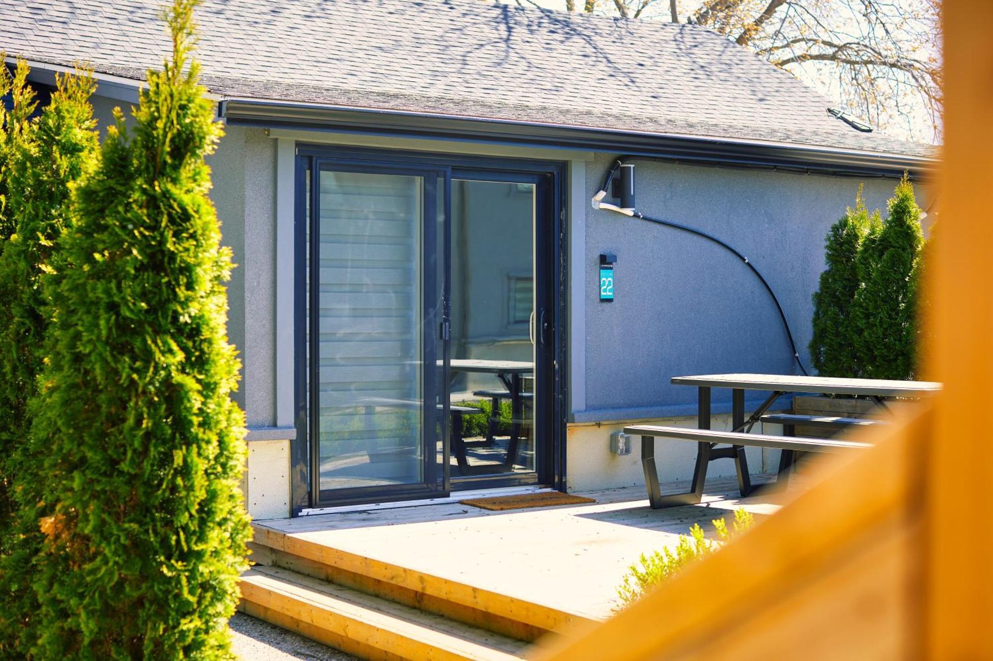 The Long Beach Resort - Beachfront Cottages & Townhouse Suites Wainfleet Exterior foto