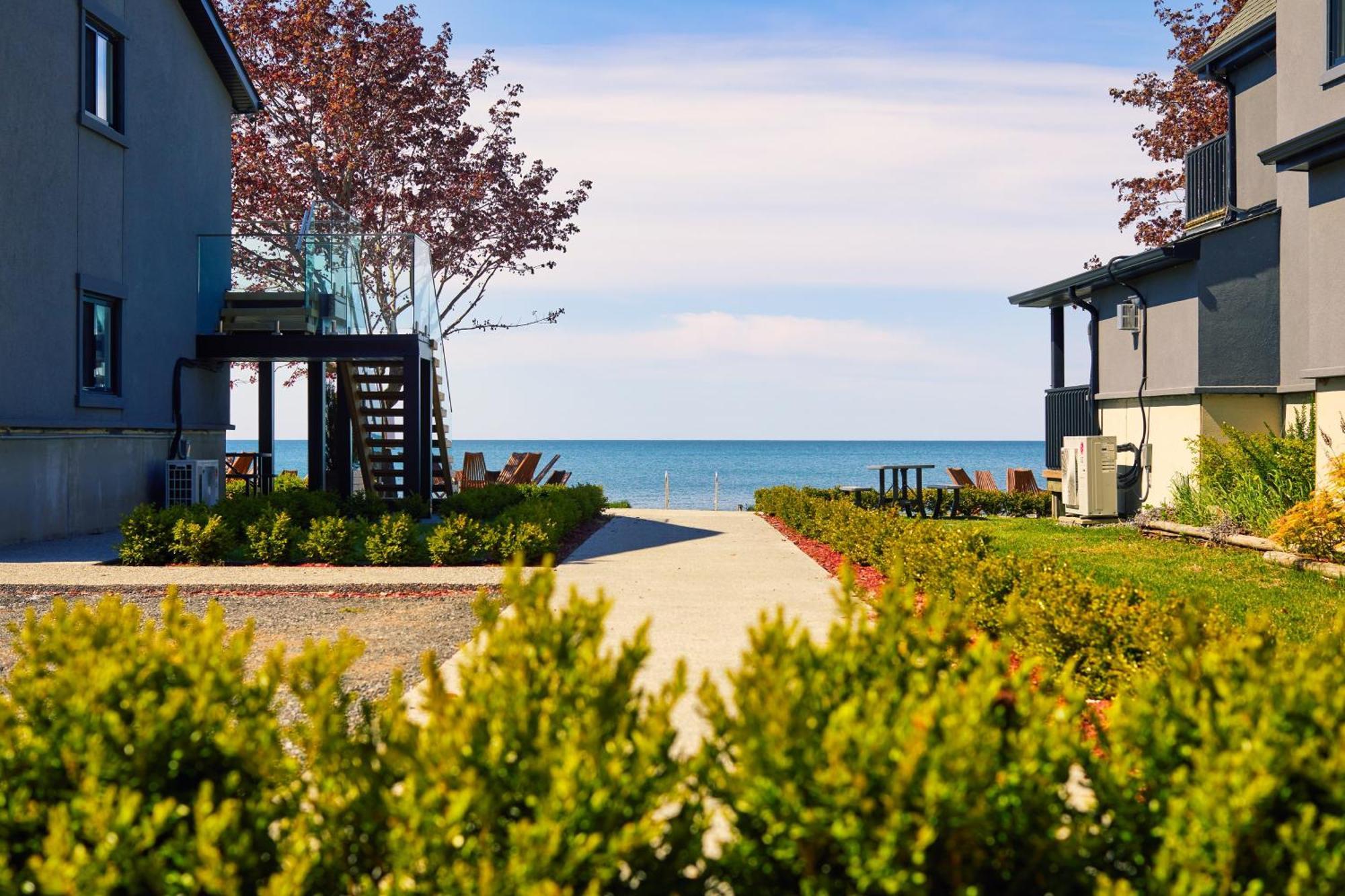 The Long Beach Resort - Beachfront Cottages & Townhouse Suites Wainfleet Exterior foto